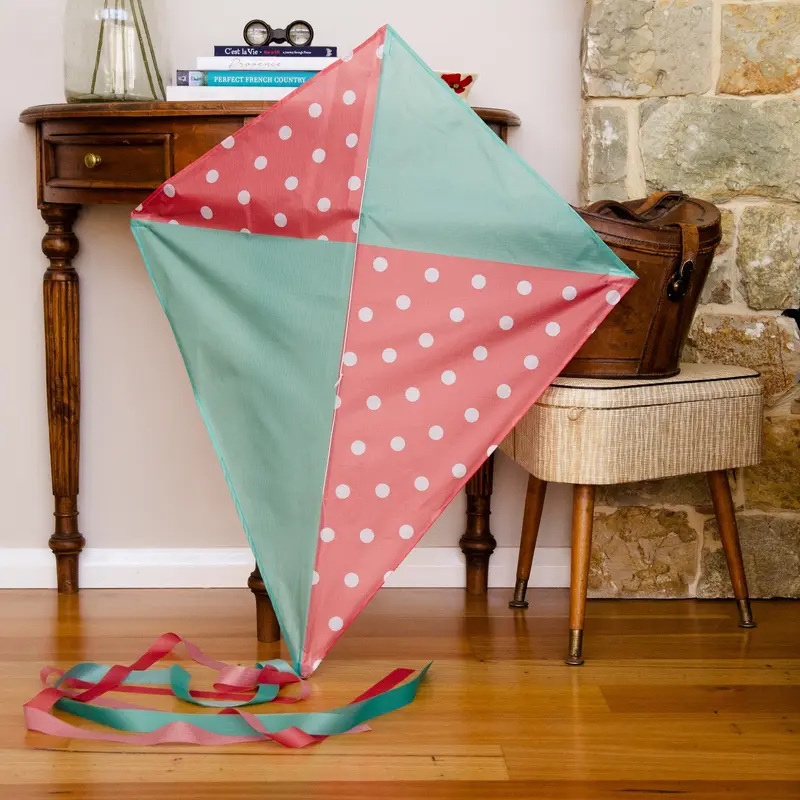 Polka dot Kite Diamond Single Line
