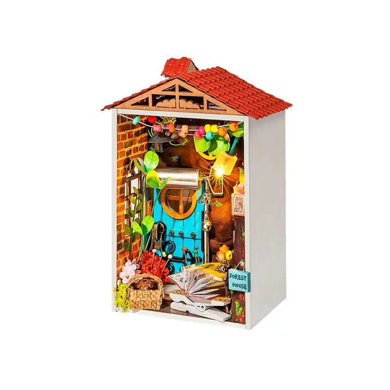 DIY Borrowed Garden Mini House